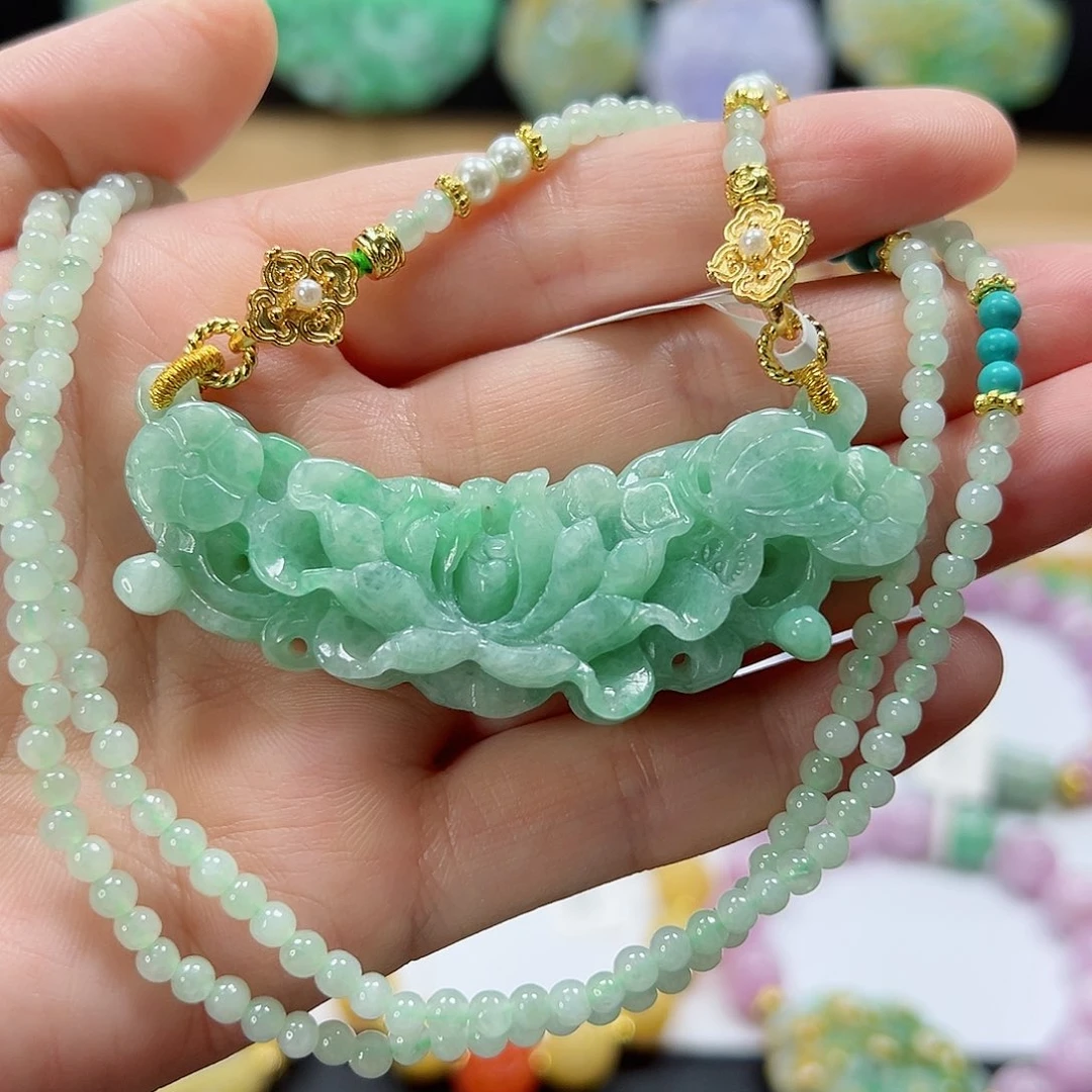 颈饰未镶嵌翡翠吊坠