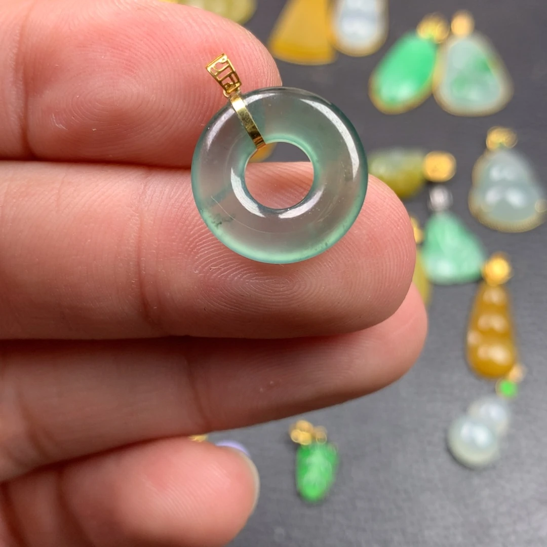 【闪购商品】颈饰18K金镶嵌翡翠翡翠