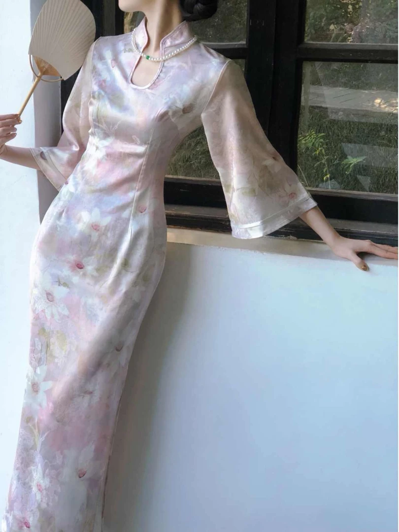 粉荷珠玉_清冷绝美粉色显白缎面中国风少女旗袍裙气质连衣裙