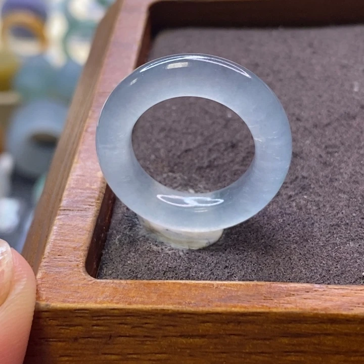 翡翠未镶嵌戒指翡翠