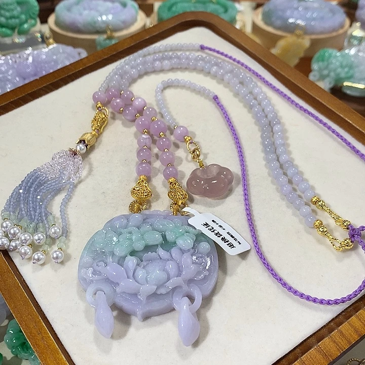 翡翠未镶嵌颈饰翡翠吊坠