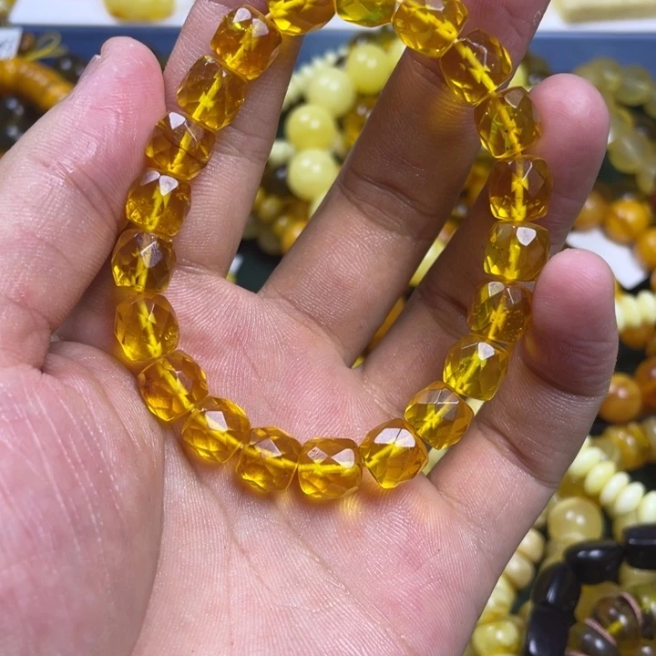 未镶嵌琥珀珠宝奇石小*?
