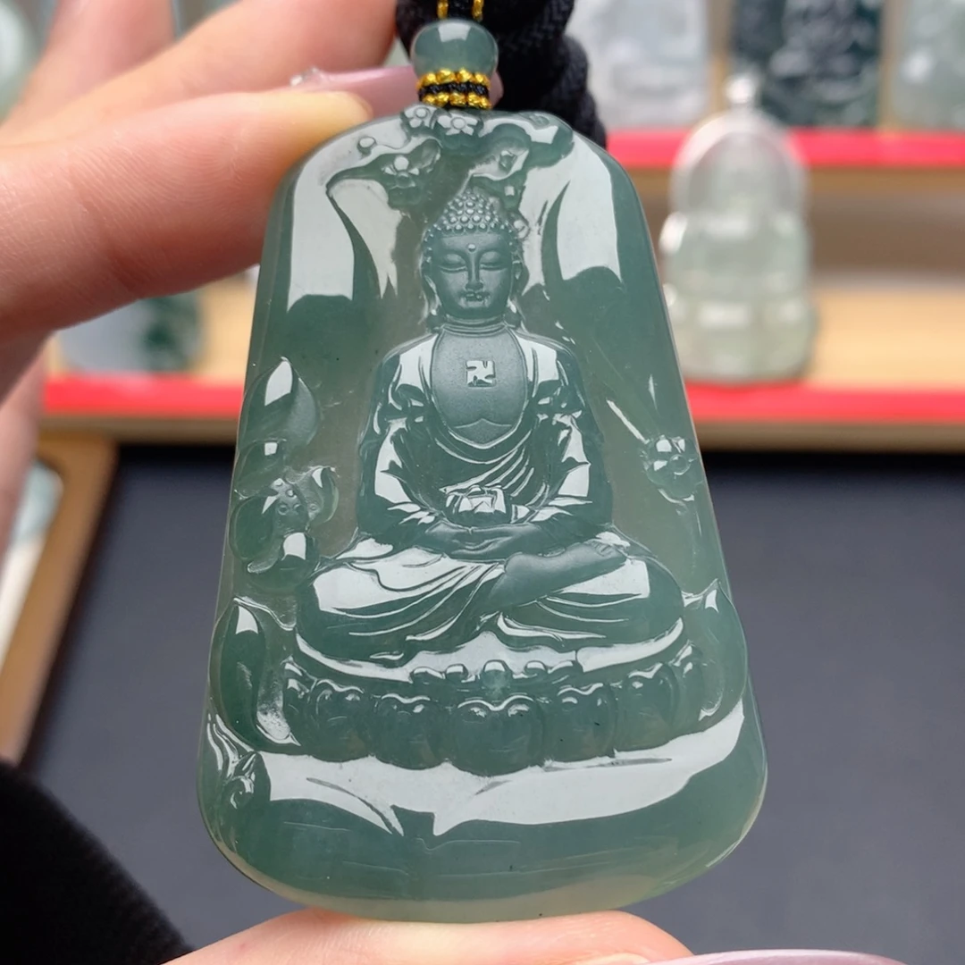 翡翠未镶嵌颈饰大日如来