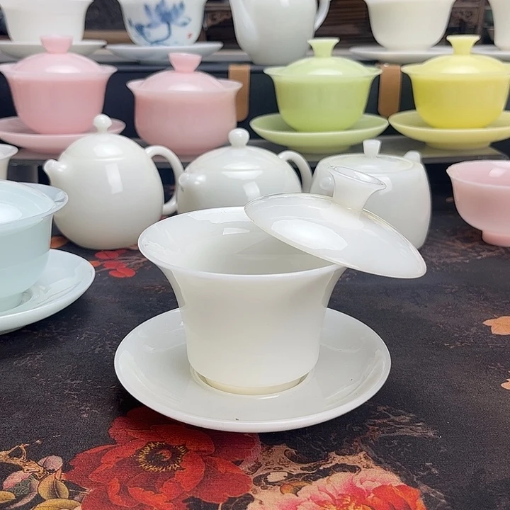 福利品璞玉马蹄盖碗