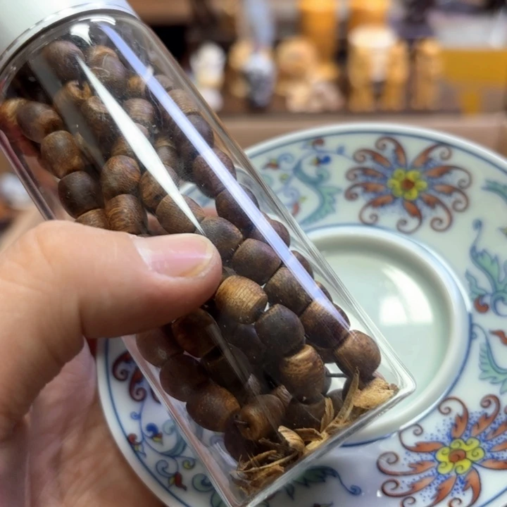 瓷片精致雕刻工艺