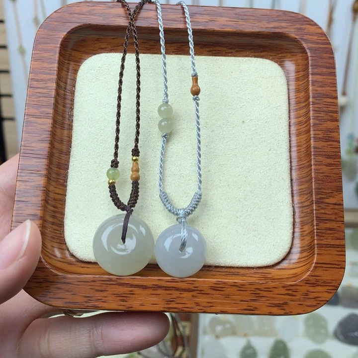 和田玉未镶嵌颈饰二选一