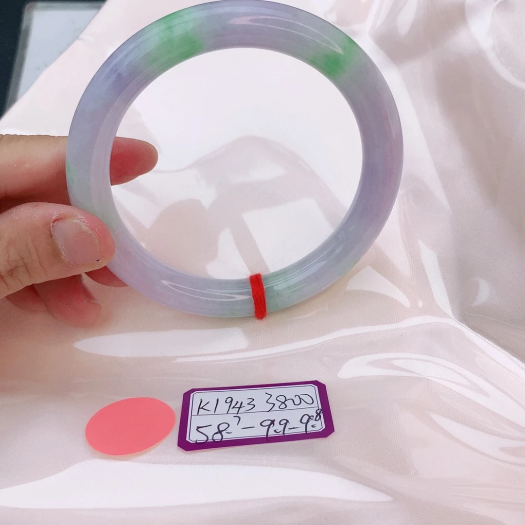 翡翠手镯未镶嵌翡翠