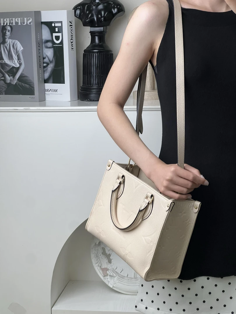 99新 LouisVuitton/路易威登 onthego pm 白色/优品