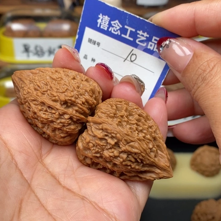 文玩核桃吊坠32塔尖