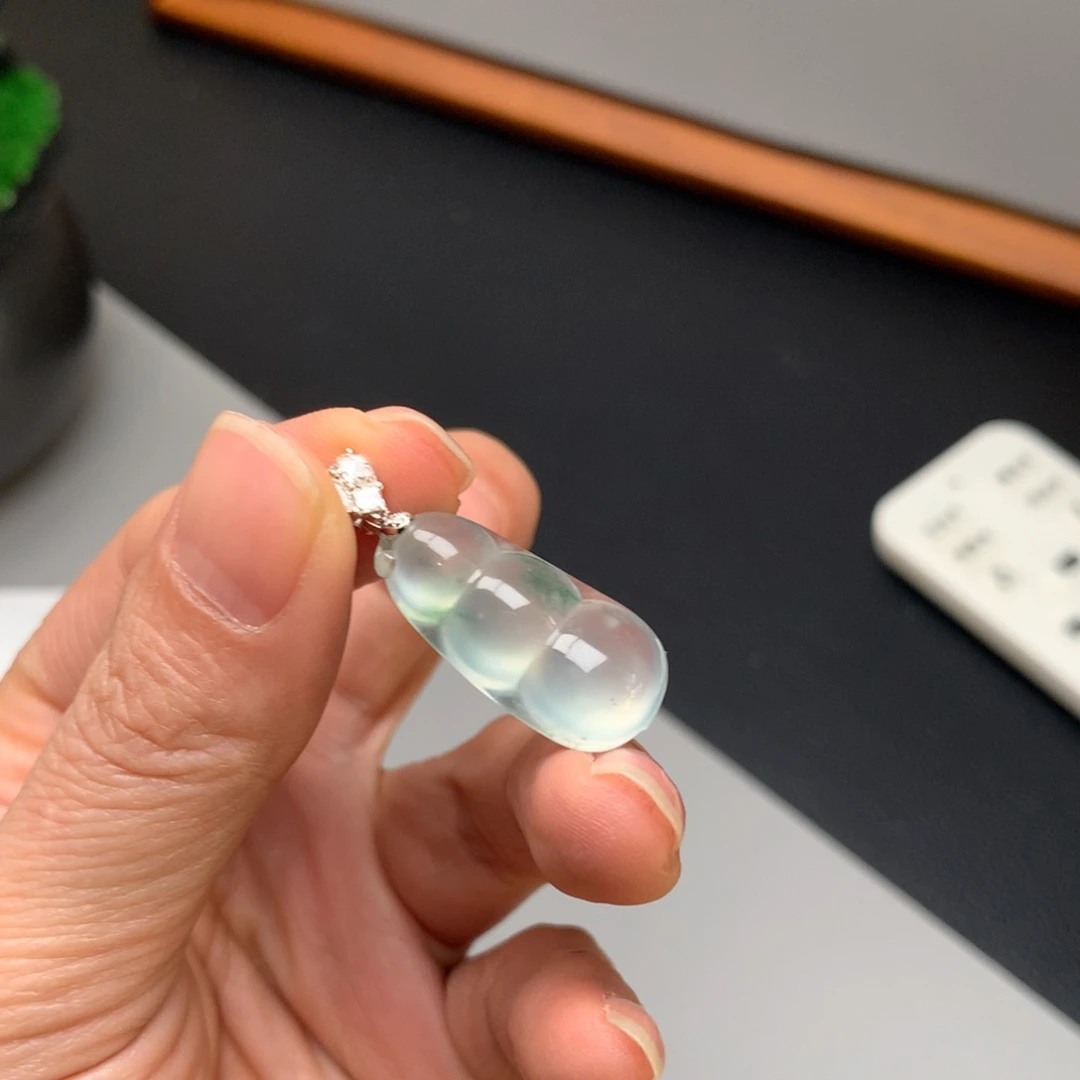 翡翠颈饰未镶嵌天然缅甸翡翠吊坠