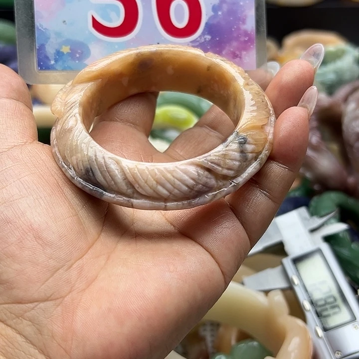 未镶嵌手镯石英岩玉