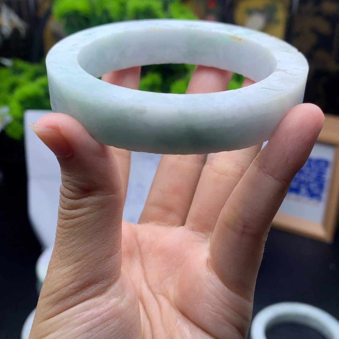 未镶嵌定制翡翠手镯定制翡翠