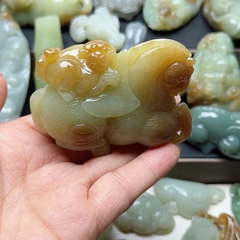 和田玉未镶嵌颈饰涂*～