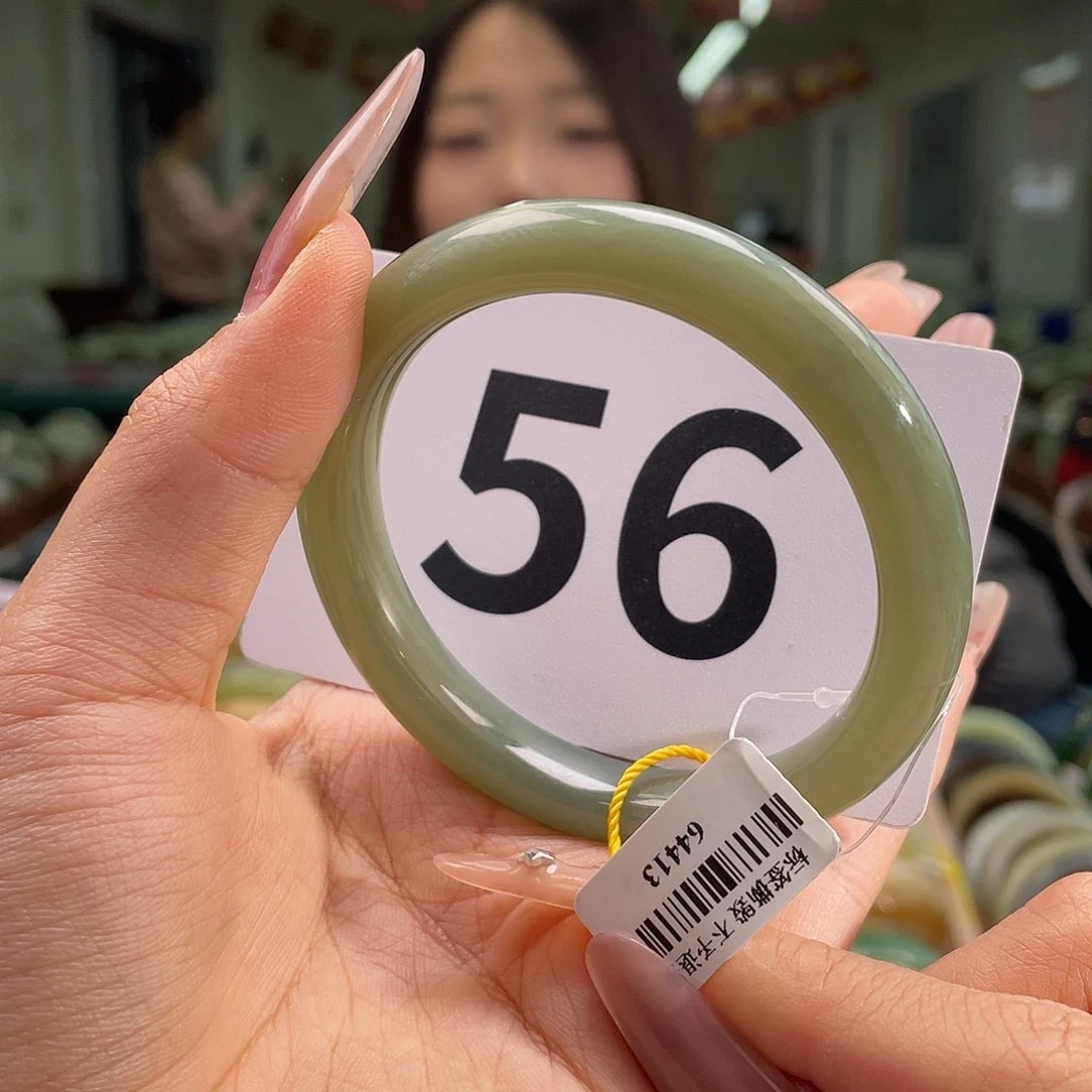 和田玉手镯未镶嵌纹