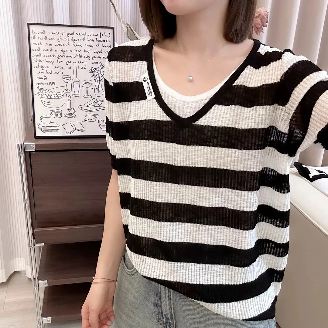 美美推荐601假两件条纹V领短袖针织衫冰丝薄款t恤