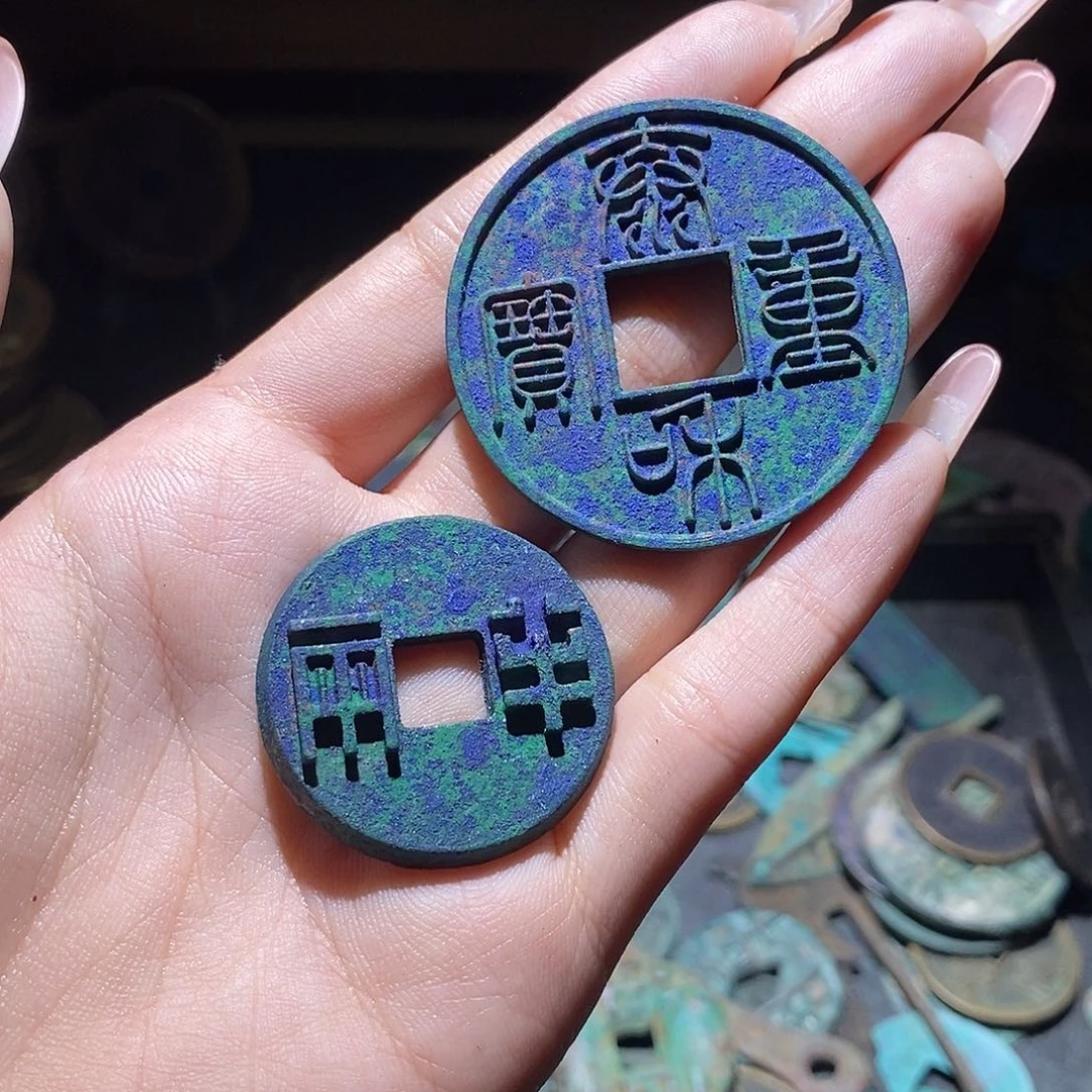 飞***越铜现代仿制工艺品