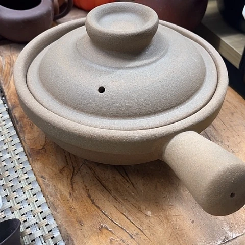 微瑕，明火，口径21高度7 ，1.2L