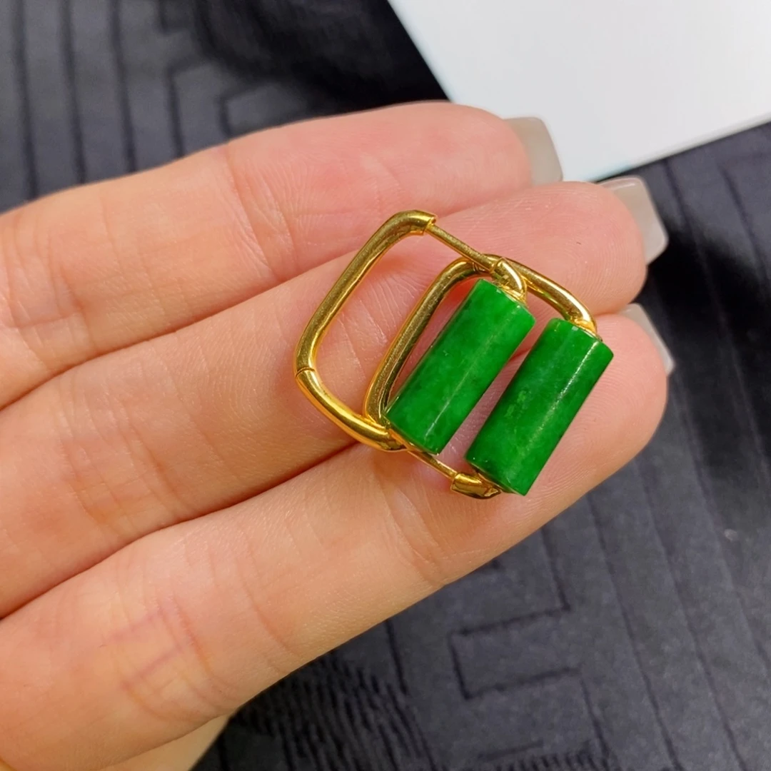 翡翠18K金镶嵌耳饰辣阳绿长桶珠耳包