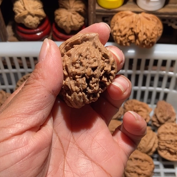 风***️核桃官帽雕尺寸40全品