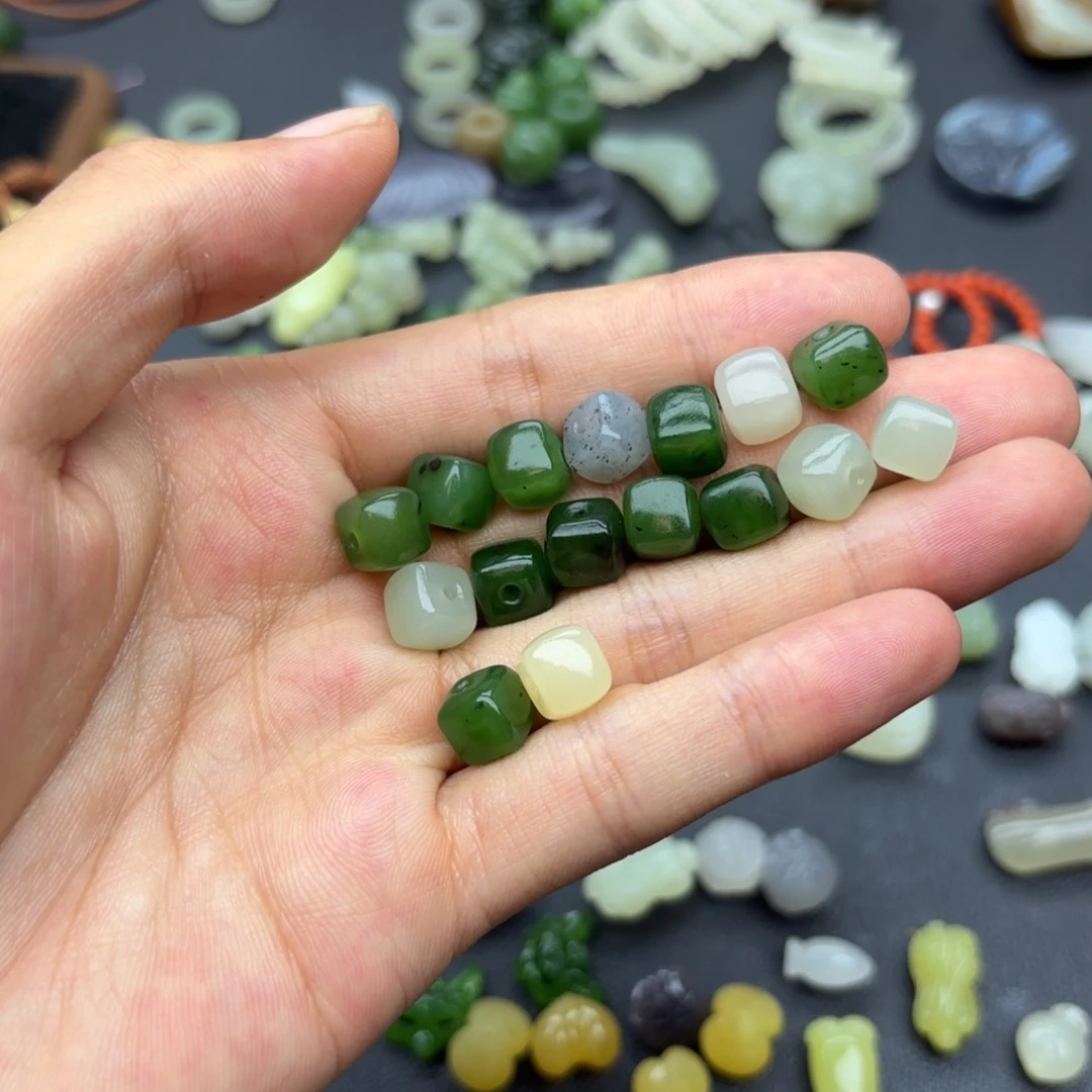 *****和田玉未镶嵌颈饰拍一发一