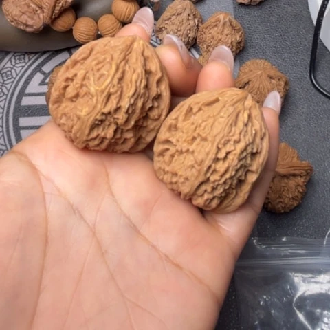 文玩核桃把件南疆石