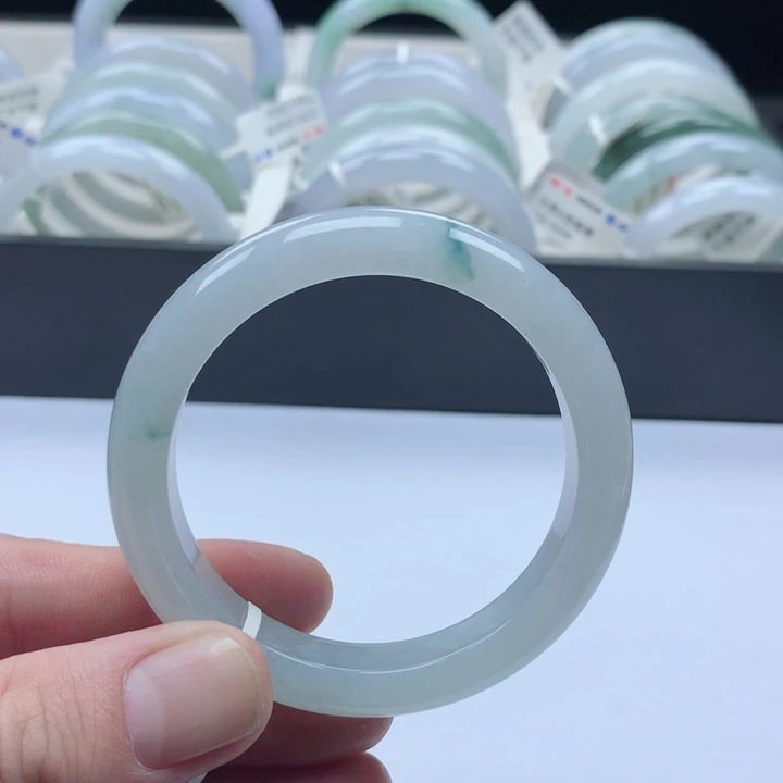 翡翠未镶嵌手镯52圈