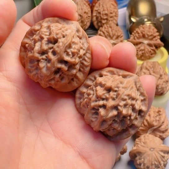 37尺瓷娃娃文玩核桃