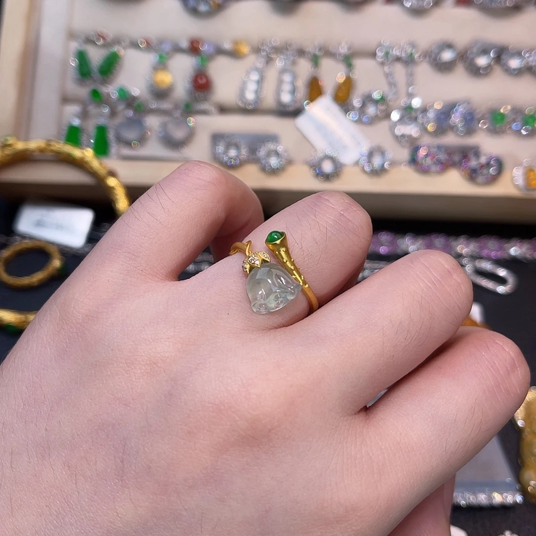 18K金镶嵌戒指翡翠莲蓬