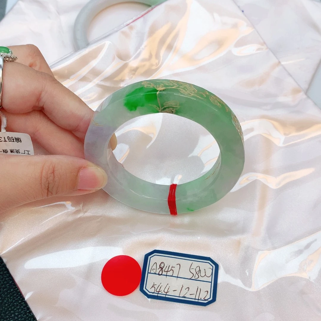 翡翠手镯未镶嵌缅甸翡翠