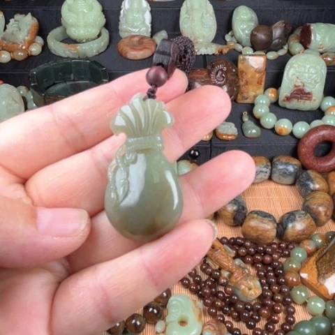 手链未镶嵌岫岩老玉（透闪石质玉）