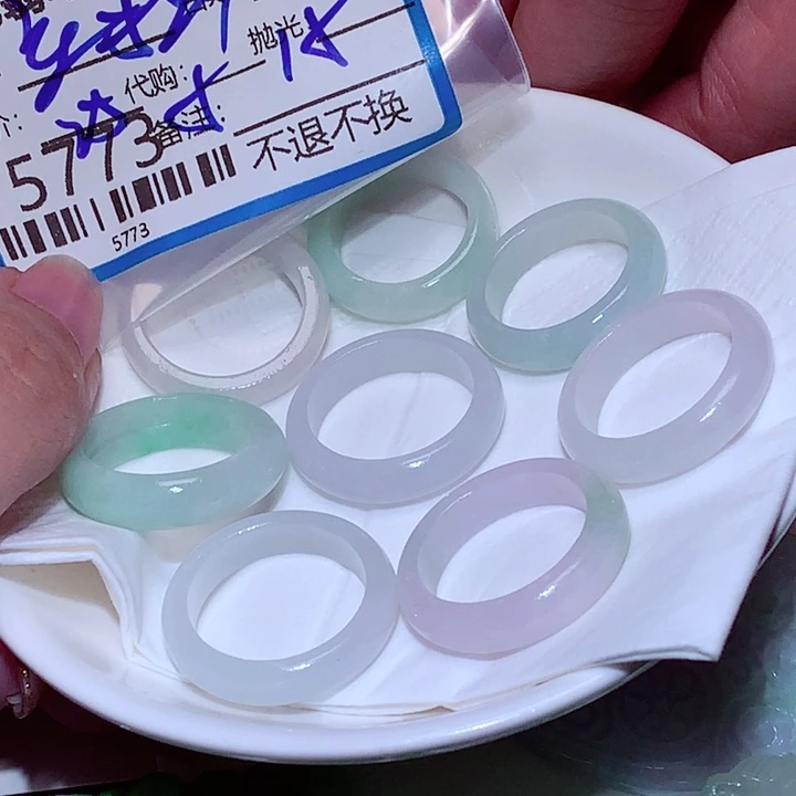 立***春翡翠未镶嵌颈饰dff