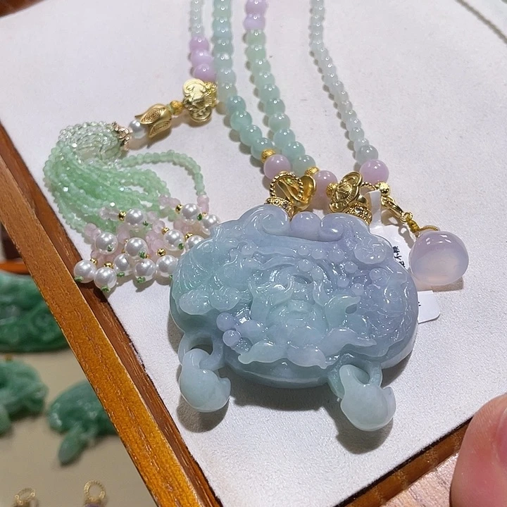 翡翠未镶嵌颈饰翡翠吊坠