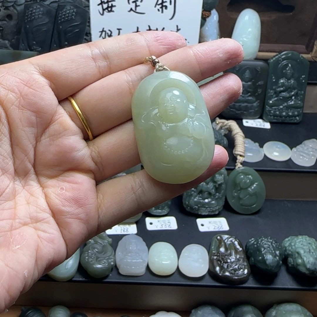 和田玉（糖玉）未镶嵌颈饰