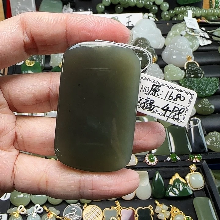 抬***光和田玉未镶嵌颈饰