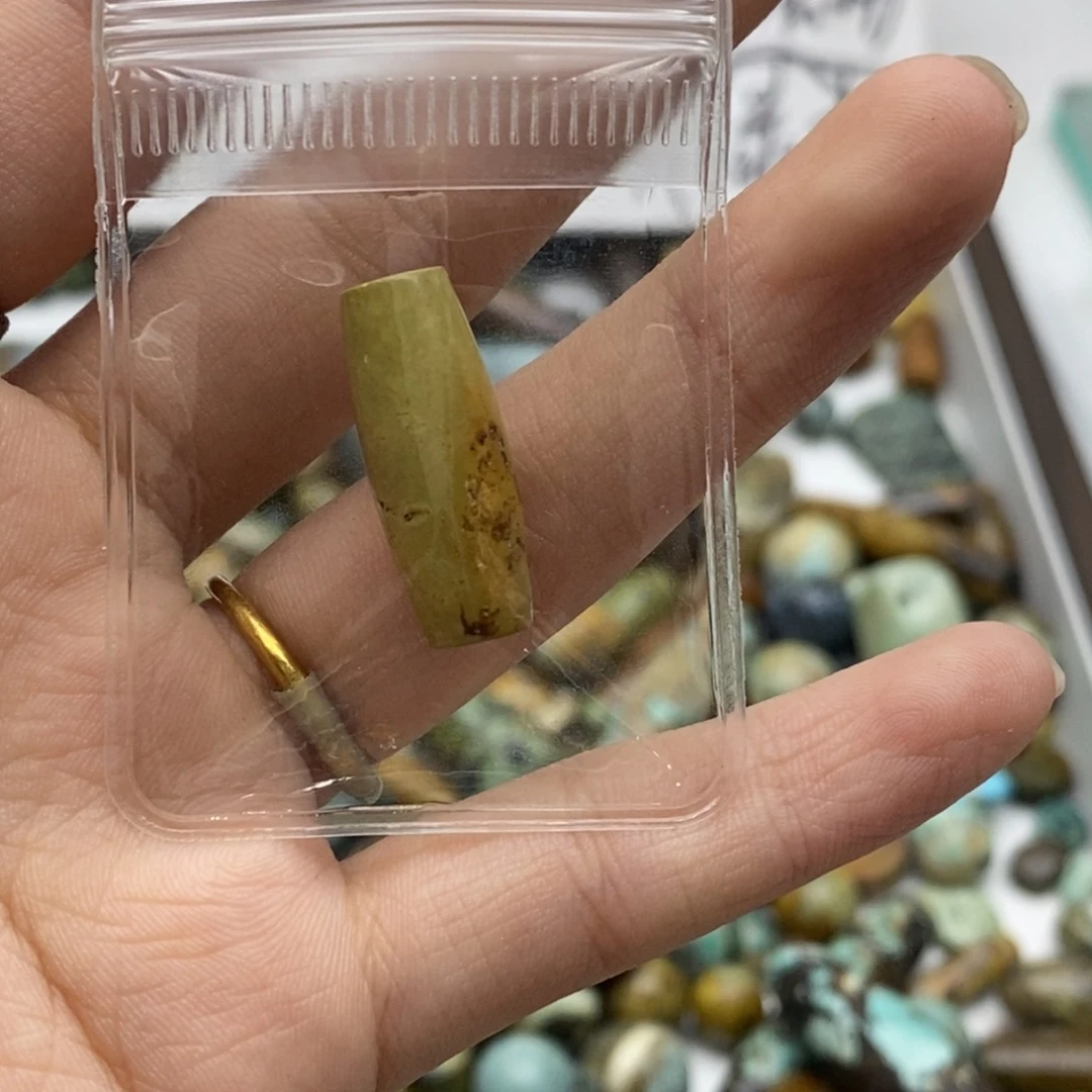 桥****南红玛瑙未镶嵌珠宝奇石