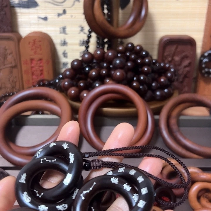 青***鱼25内径镶银枣木玉化乾坤圈