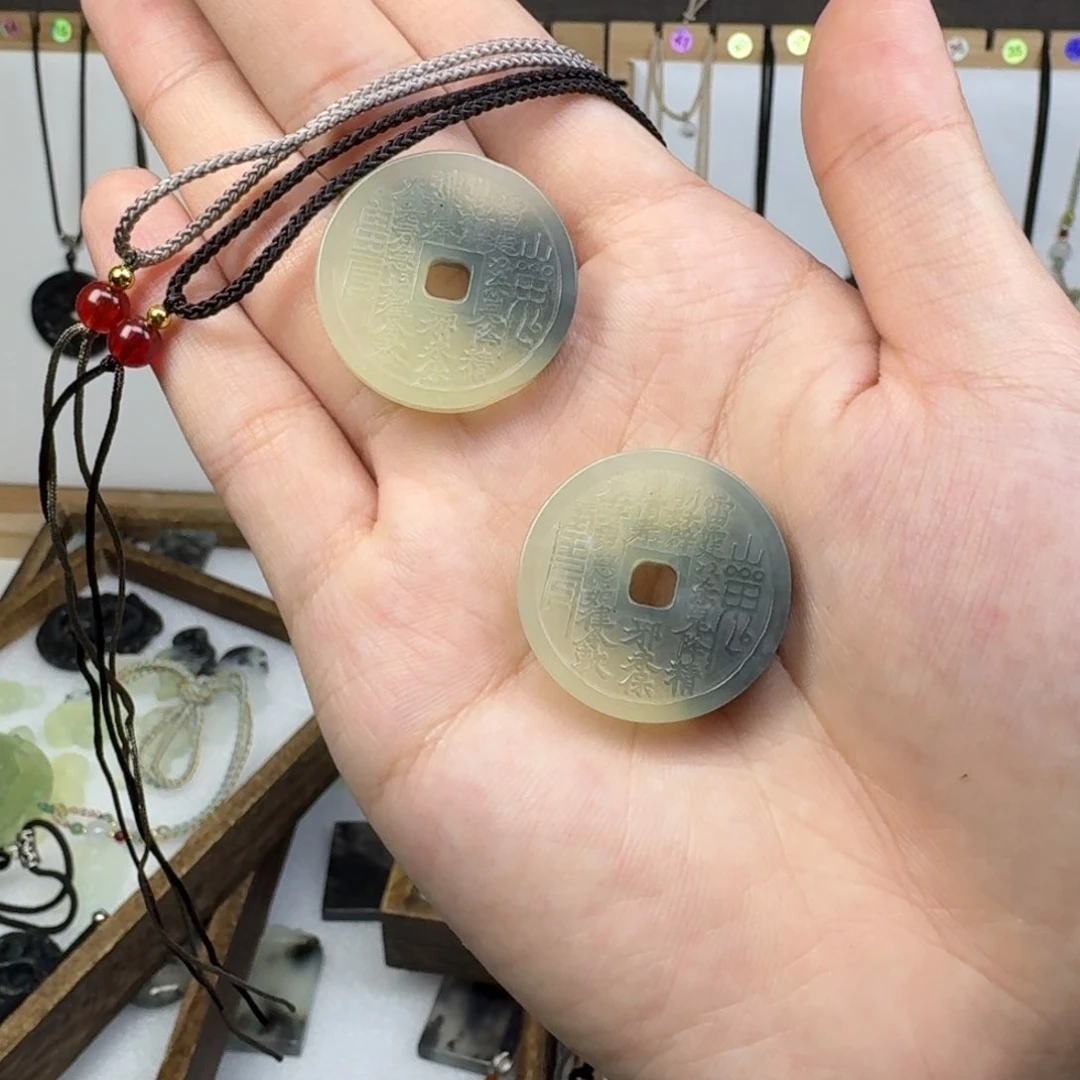 蛇纹石玉吊坠 未镶嵌性**毛