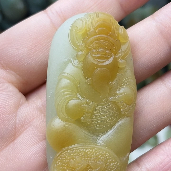 真***e和田玉未镶嵌颈饰