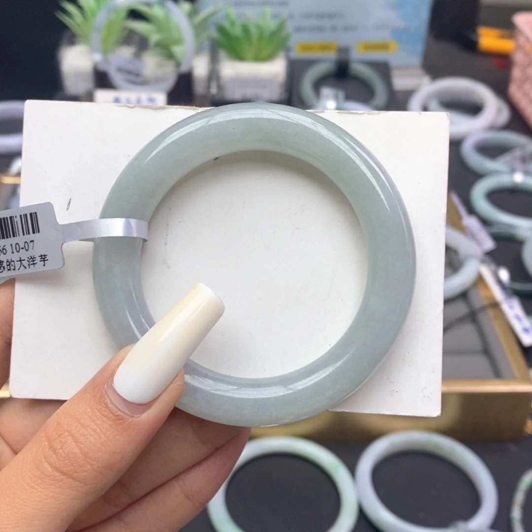 【闪购商品】未镶嵌手镯翡翠