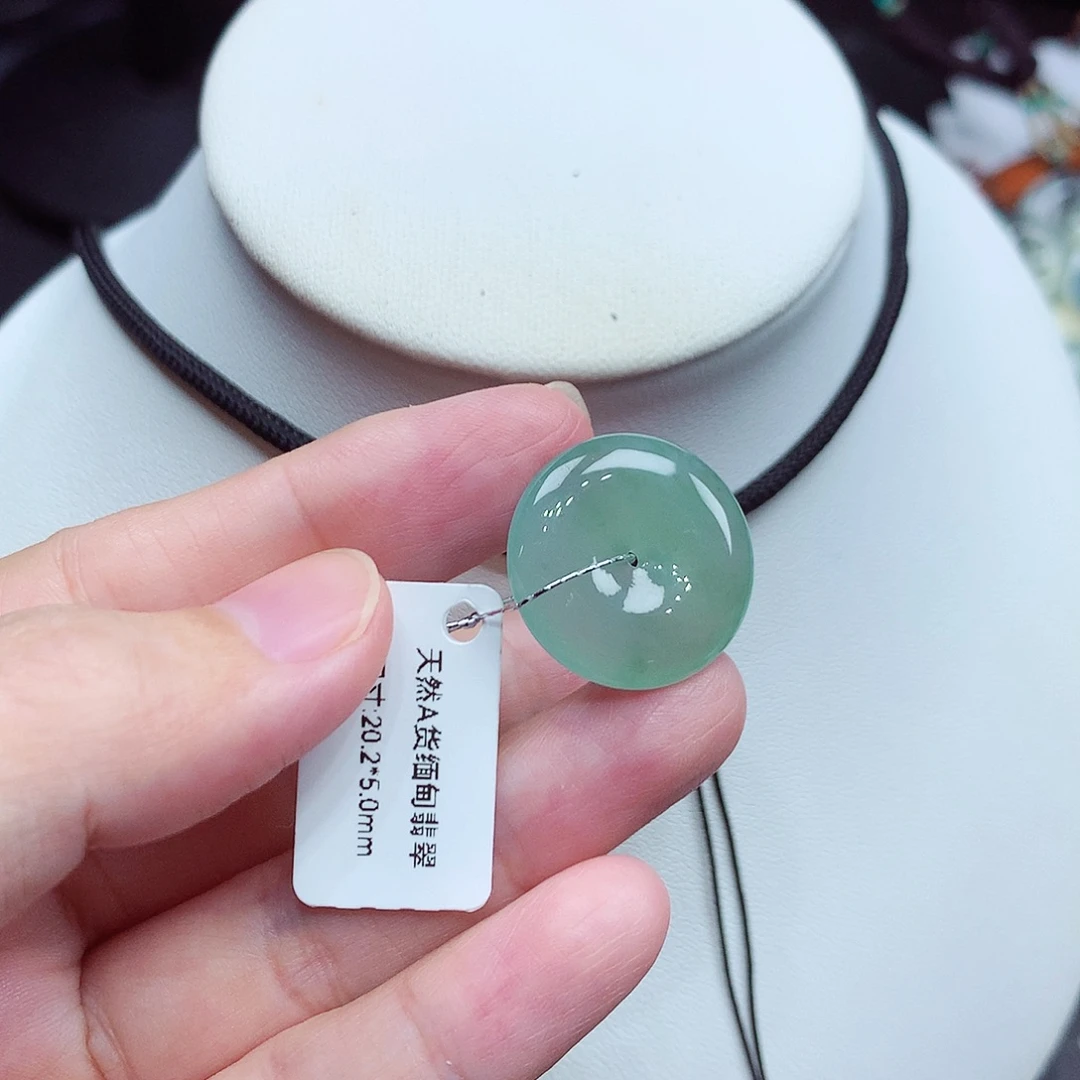 翡翠未镶嵌颈饰编号19，20.2/5