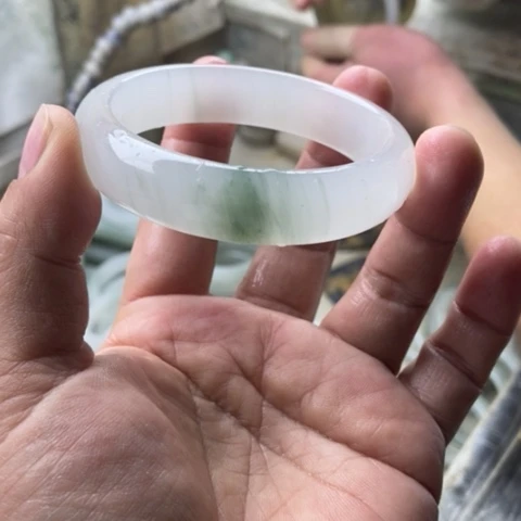 石英质玉手镯未镶嵌萱*