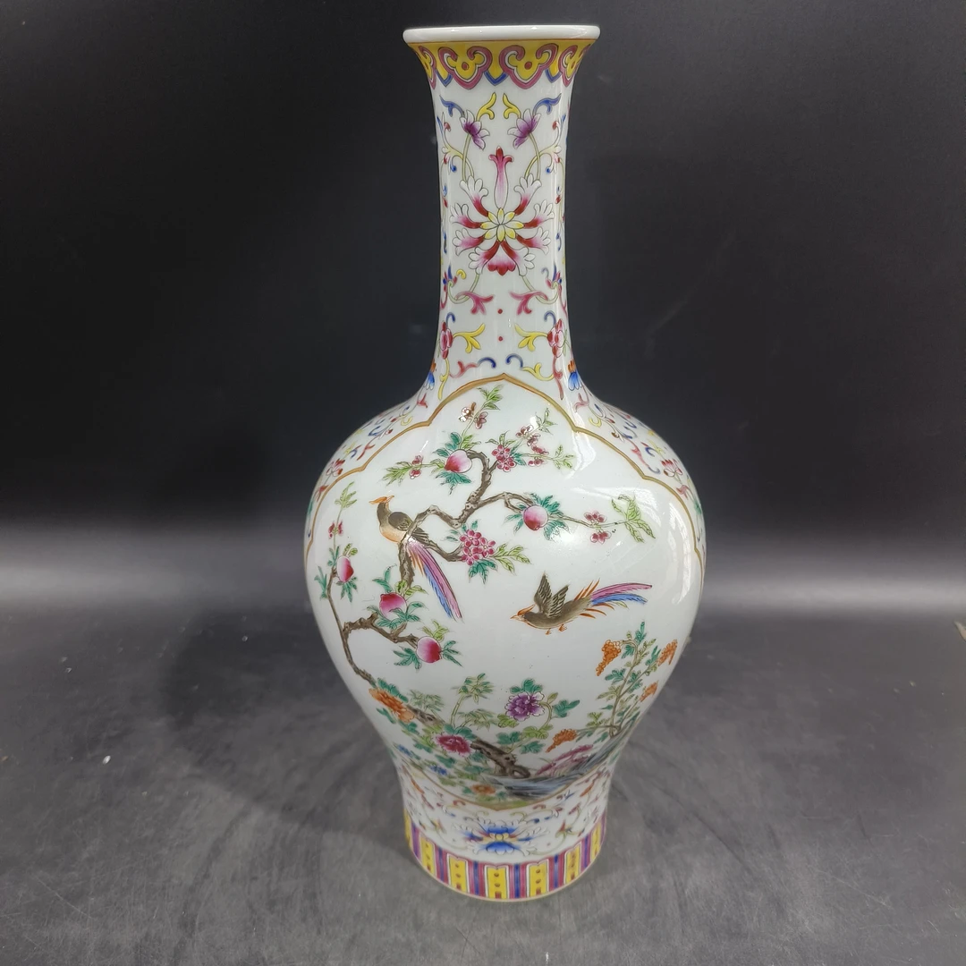 粉彩花鸟纹赏瓶！