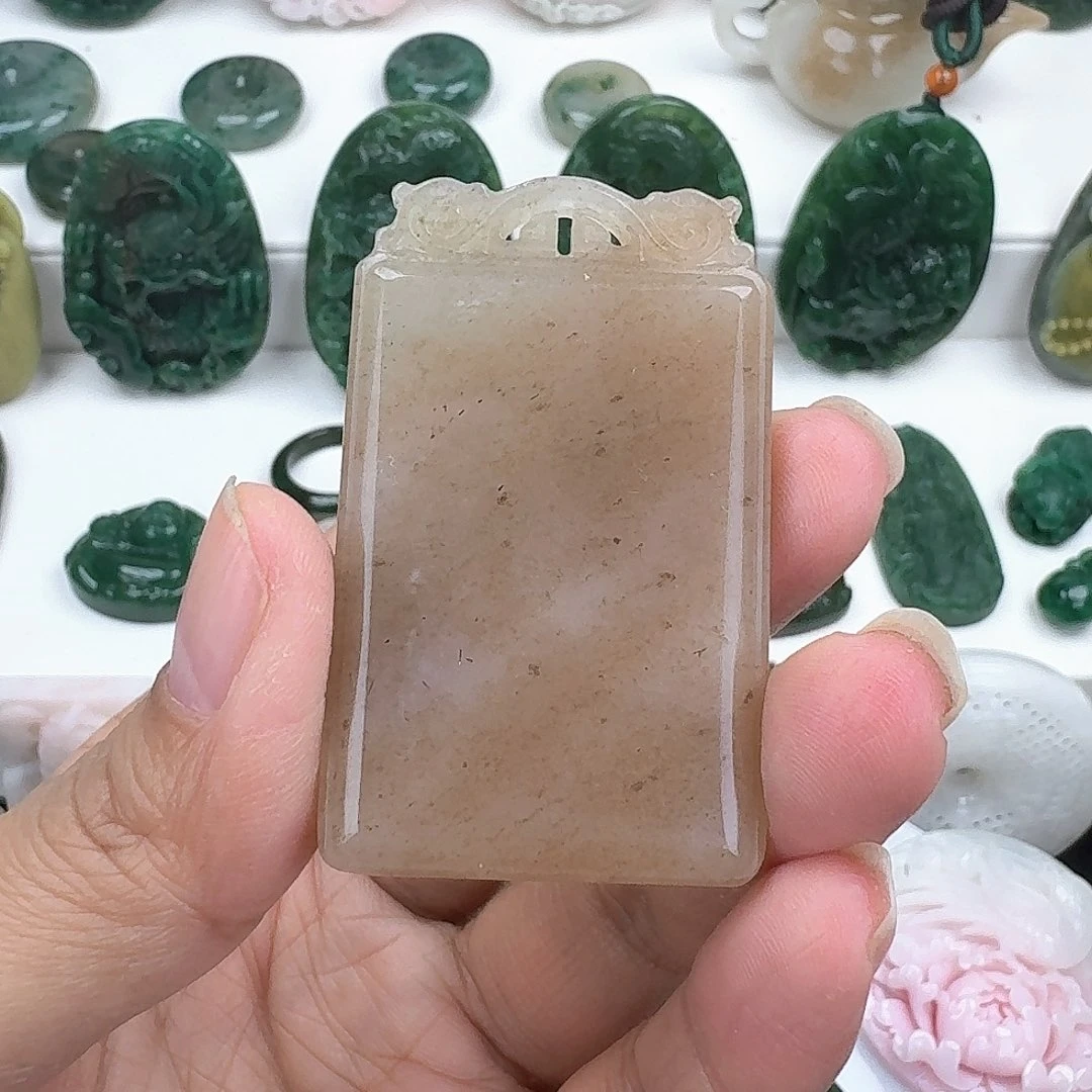 独山玉未镶嵌颈饰