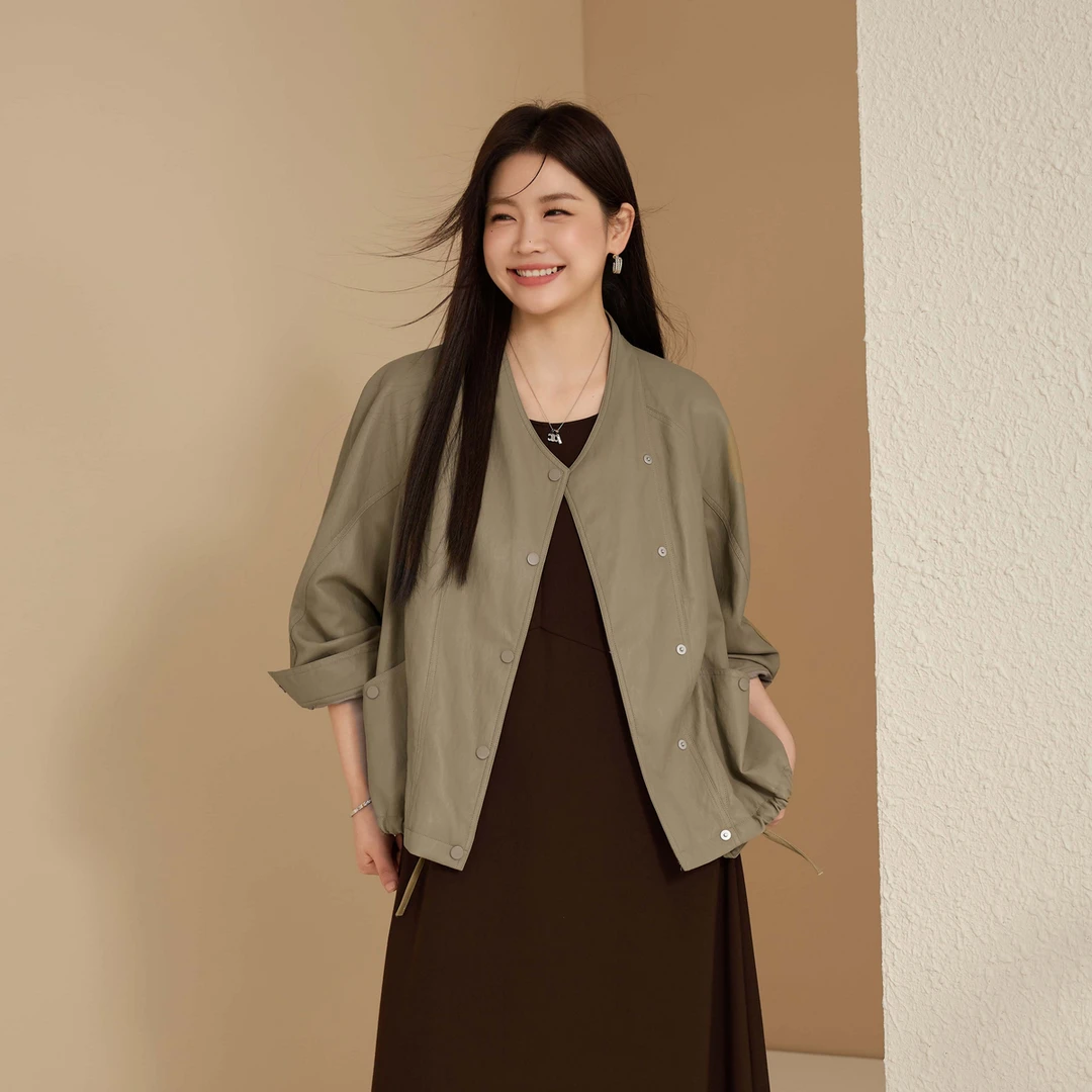 【机车少女】纤莉秀W大码女装流光风哑光设计感短款皮衣外套QK3104