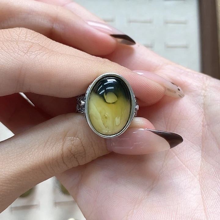 青***聿琥珀银S925镶嵌戒指