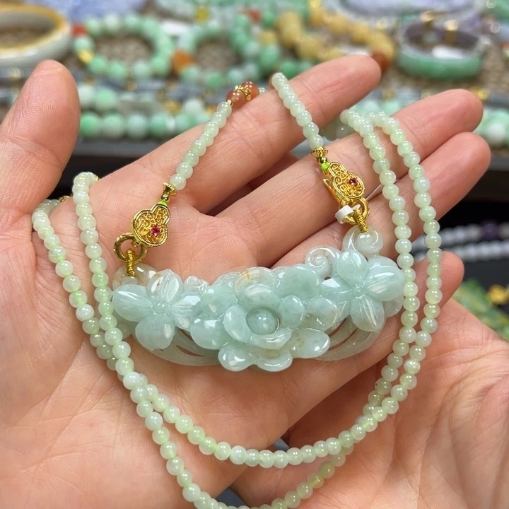 翡翠颈饰未镶嵌吊坠