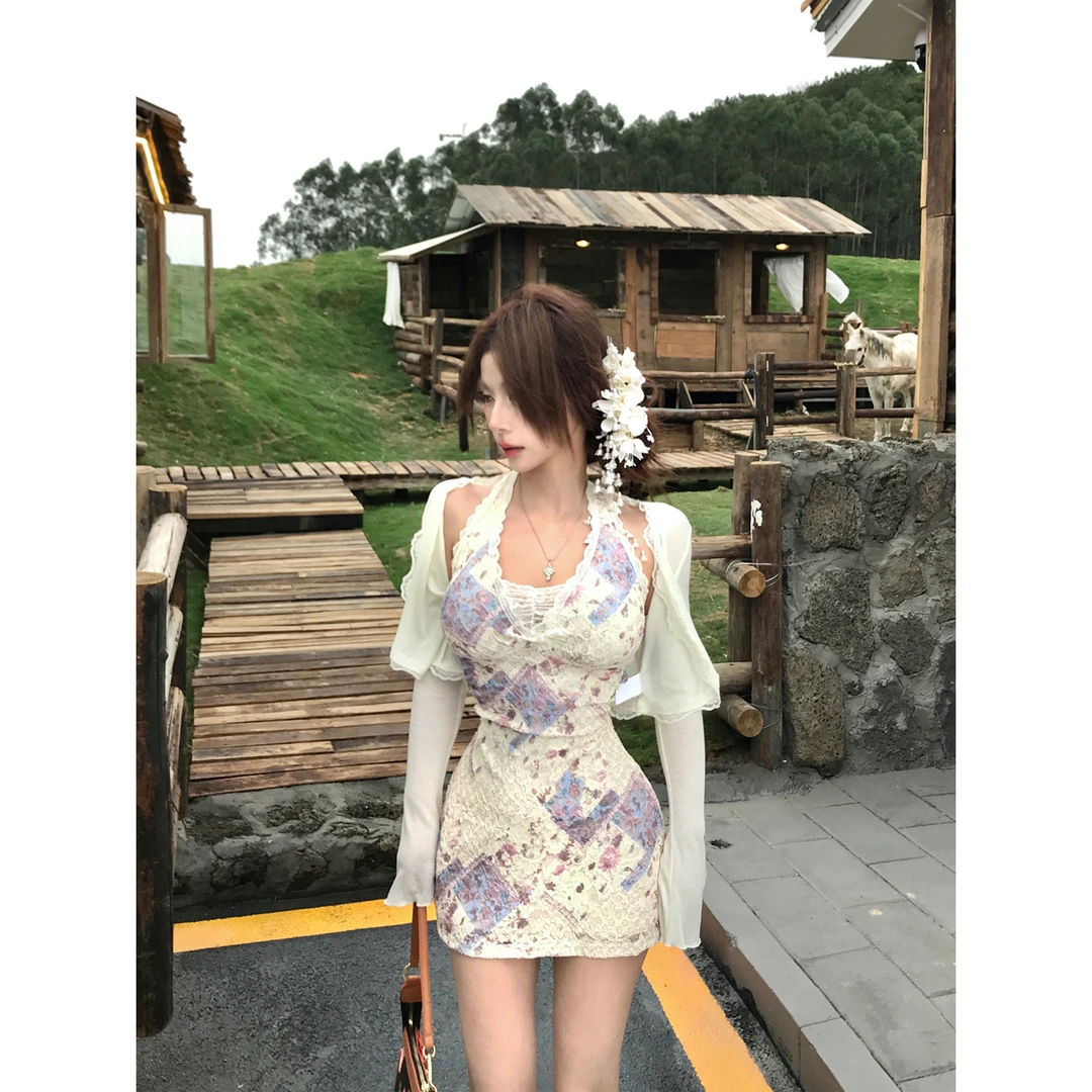 Mejiu蜜九【梨泰庄园】米白连衣裙显瘦辣妹性感复古设计感纯欲风
