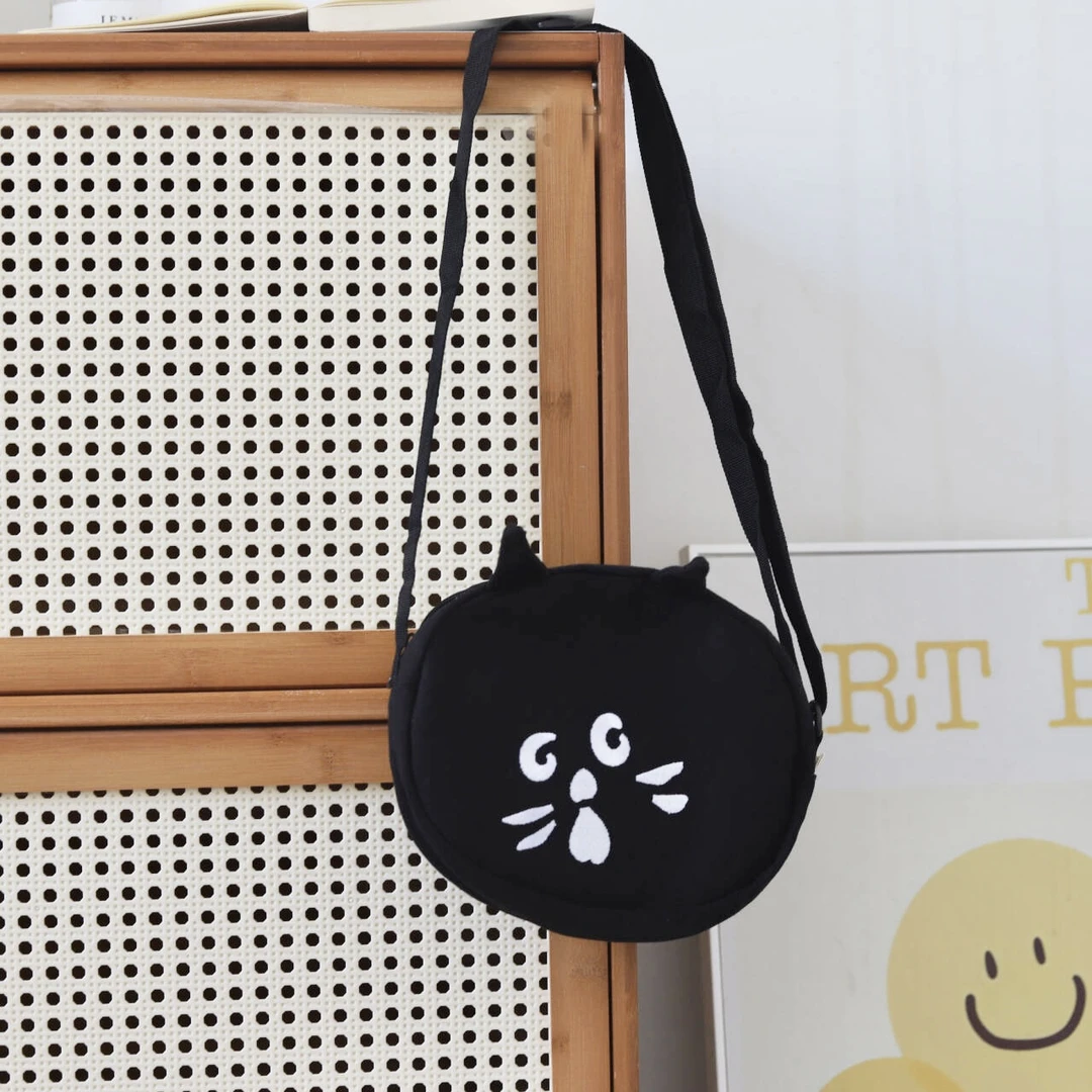 【特】日系网红惊讶猫休闲时尚少女斜挎包包简约刺绣都市简约防水包