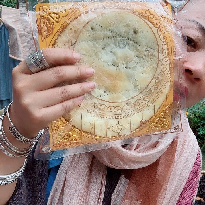 瓷五仁➕嘛油黑芝麻月饼