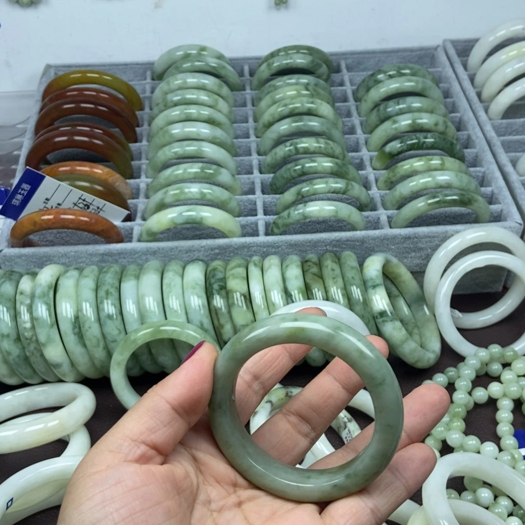 小***棋蛇纹石玉未镶嵌手镯